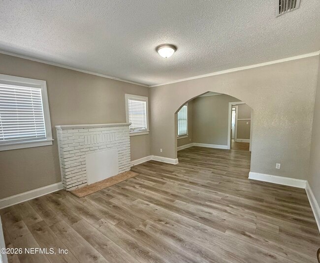 Building Photo - 28 W 35th St