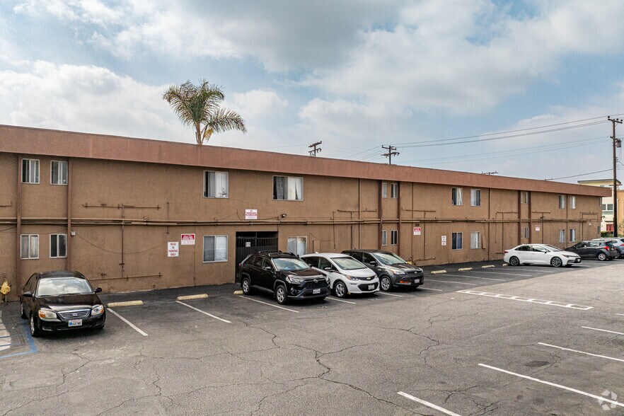 Alternate - Carson Palms Apartments