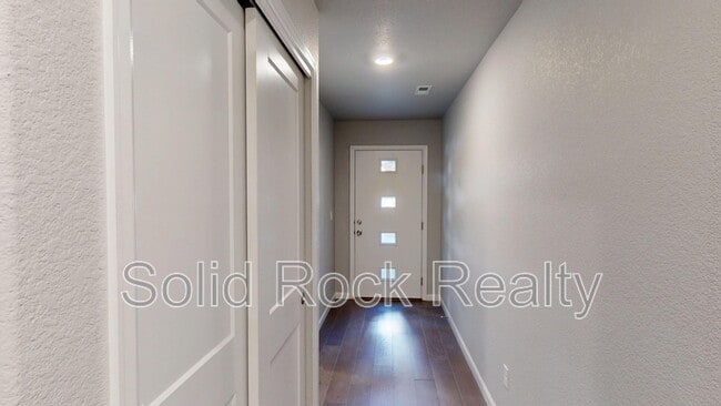 Building Photo - 1758 Creek Edge Vw