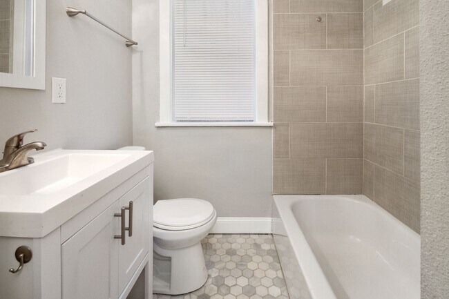 Building Photo - Rad Pad in TGS