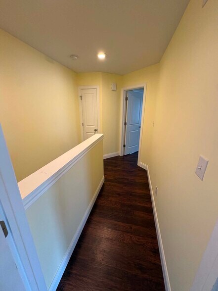 Hallway #1 - 1752 W Countryside Ln