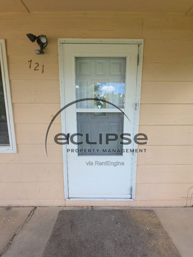 Building Photo - 721 Lee Dr