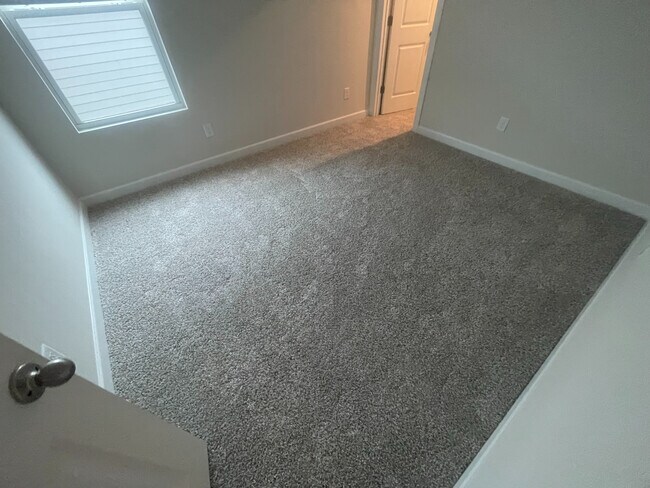 Building Photo - Room in House on Laughing Gull Dr