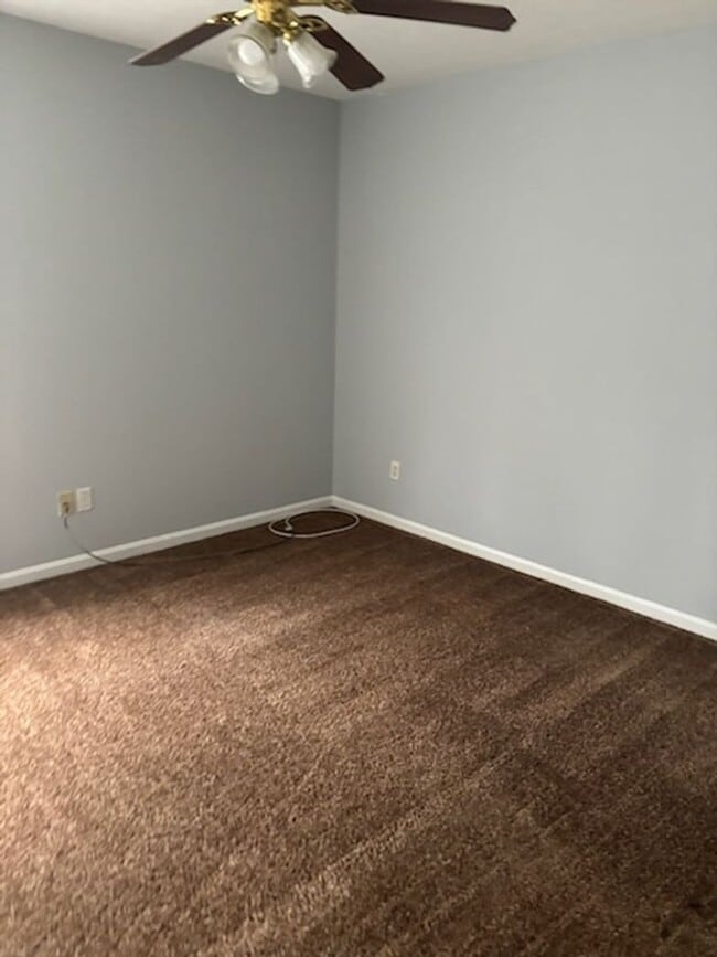 Building Photo - RH - 2512