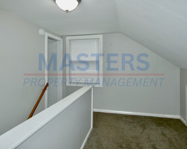 Building Photo - 3 Bed 1 Bath Toledo Home
