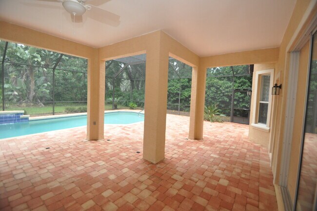 Building Photo - 12 Clementina Ct