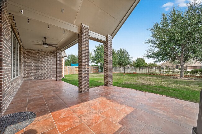 Building Photo - 2727 Carriage Hollow Ln