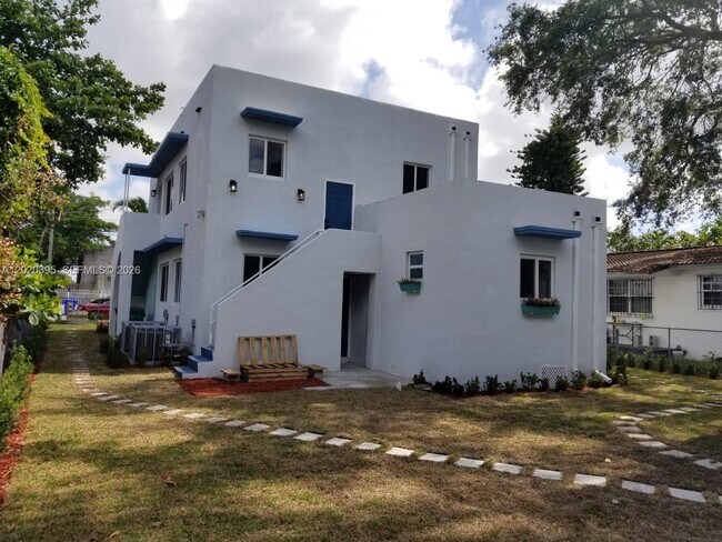 Building Photo - 354 NW 59th Terrace