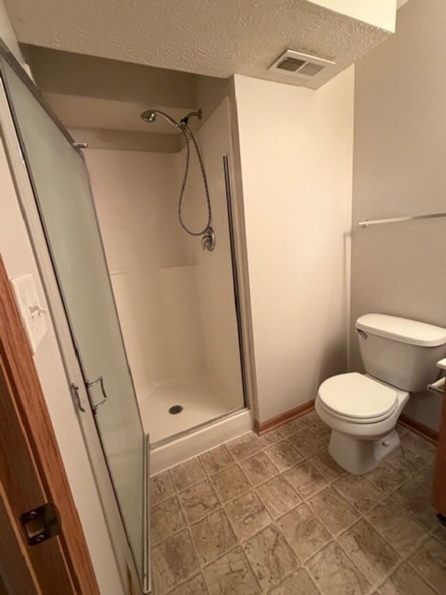 Building Photo - Large 4 bedroom house in SW Lincoln