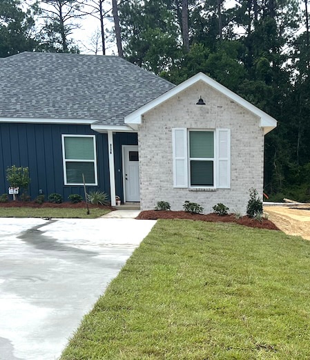 Building Photo - 213 Hoover Dr