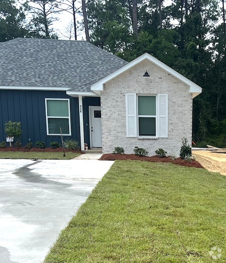 Building Photo - 213 Hoover Dr