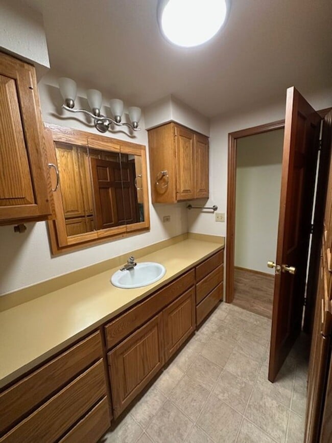 Building Photo - 23601 Labare Rd