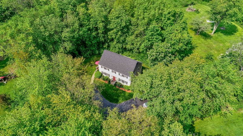 Building Photo - 671 Main St