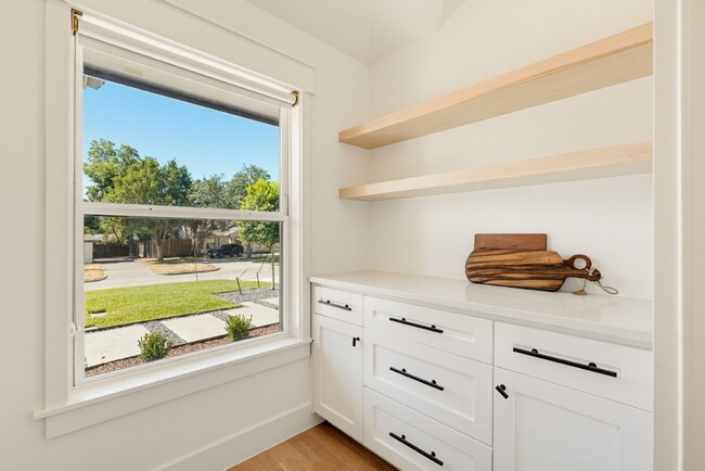 Building Photo - Modern Preston Hollow-Area Home with Resort-Style Services