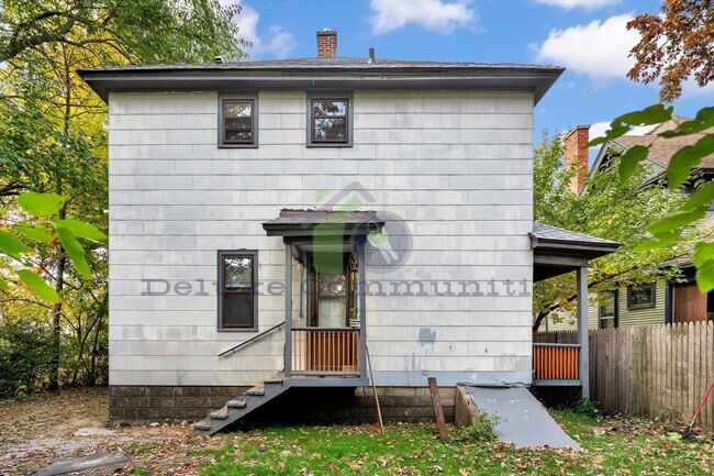 Building Photo - 312 Eastern Ave SE