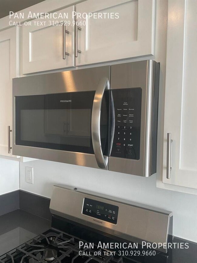 Building Photo - 5136 E Livingston Dr