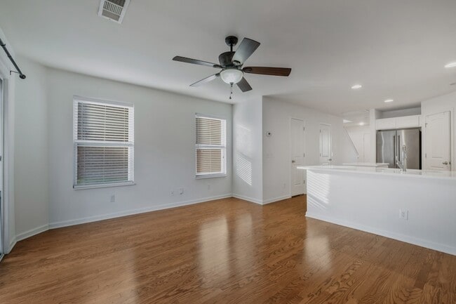 Building Photo - 1234 Riverbrook Dr