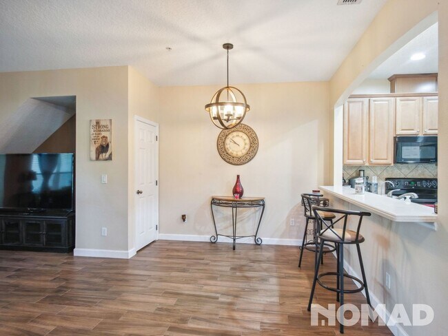 Building Photo - 3 Bedroom Townhome in Apopka