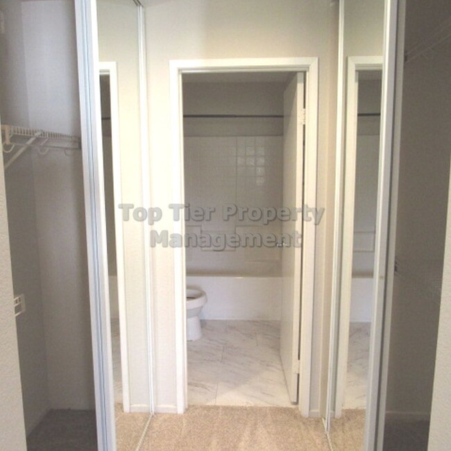 Building Photo - ****Beautiful 2 bed/2.5 bath House in Grea...