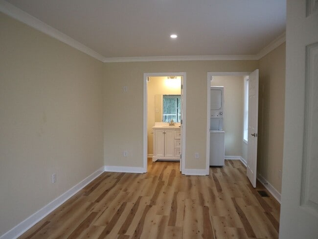 Building Photo - For Rent: Family-Friendly 2-Bedroom Home near Bayhealth Hospital and Milford, $1,675.00/month