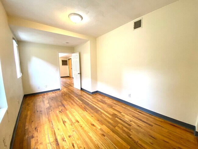 Building Photo - Huntington Ave. 2 Bed