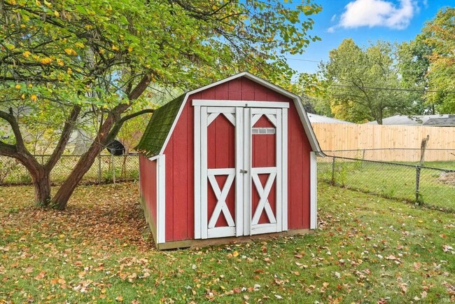 Building Photo - 2221 Klug Dr