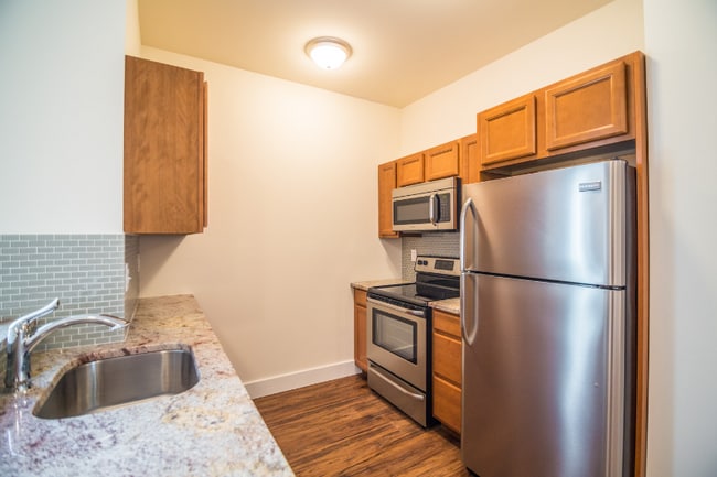 Building Photo - 411 N 34th St