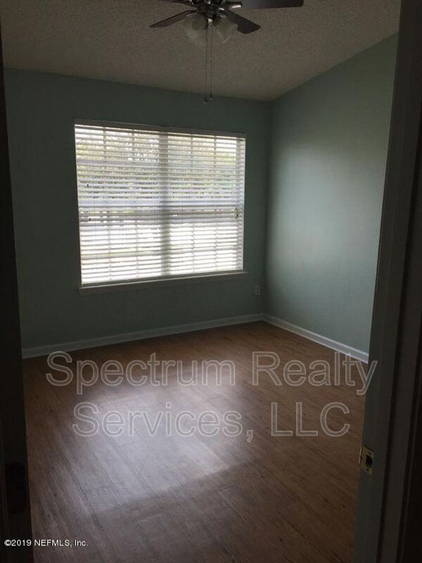 Building Photo - 12311 Kensington Lakes Dr