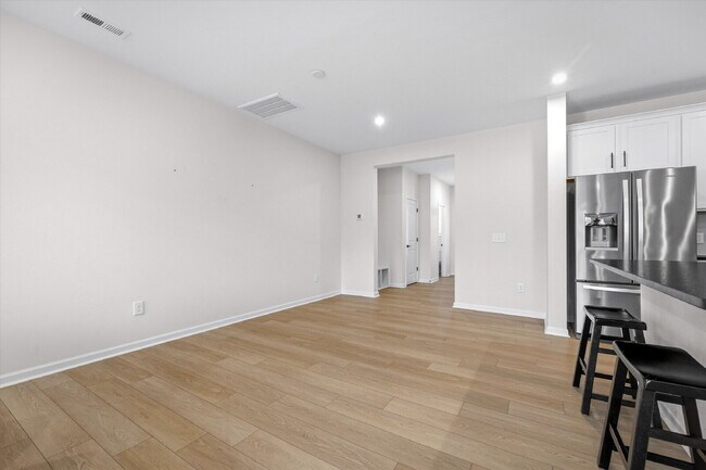 Building Photo - "Spacious 3-Bed Townhouse  with 2.5 Baths at 217 Brooks Springs Drive, Fort Mill!"