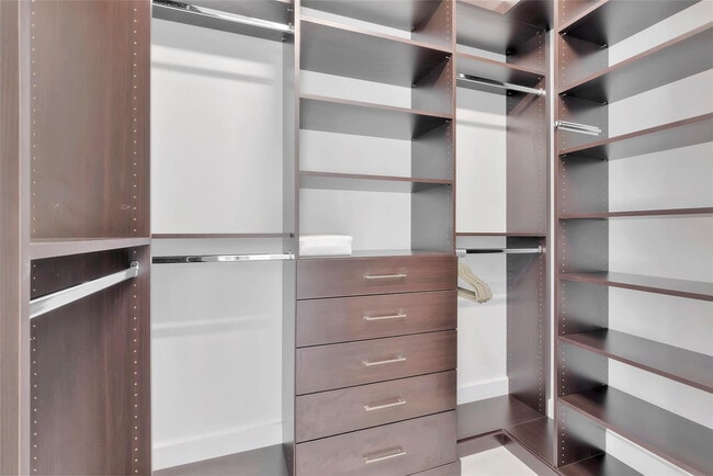 Building Photo - 4088 Briarcliff Cir