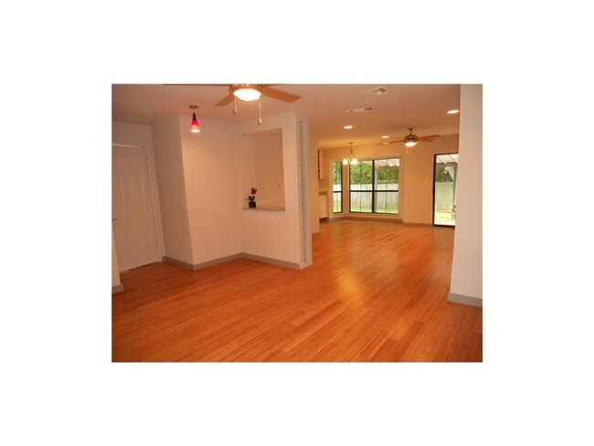 Building Photo - 4907 Richmond Ave