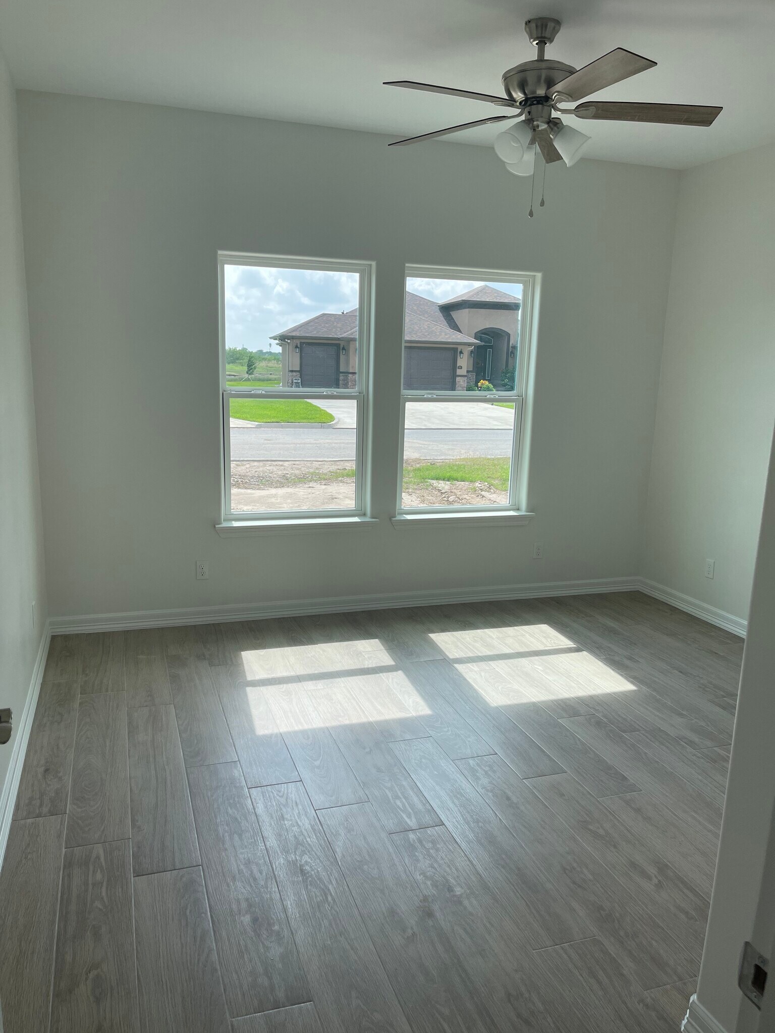 Building Photo - 113 Torrey Pines Rd