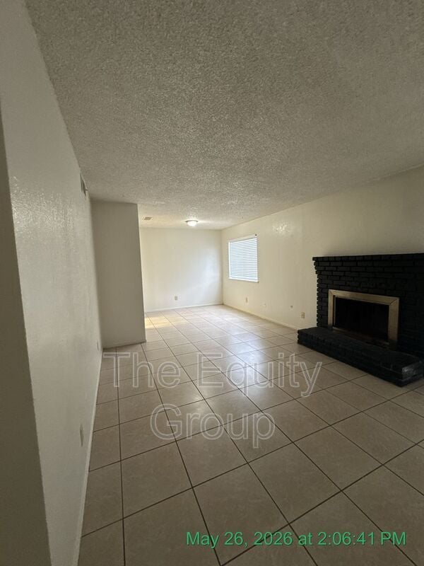 Building Photo - 3525 S County Center Dr