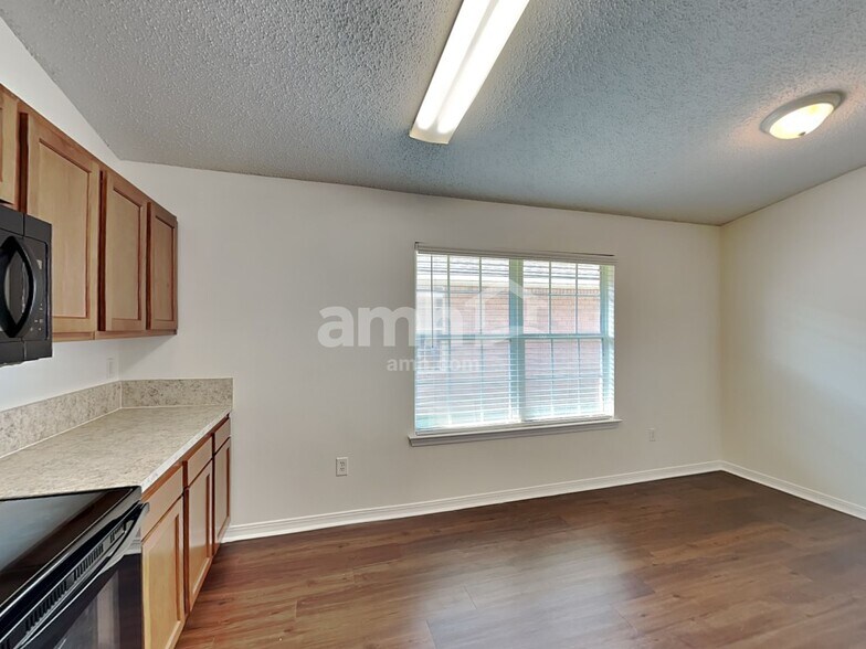 Building Photo - 7319 Bunker Ct