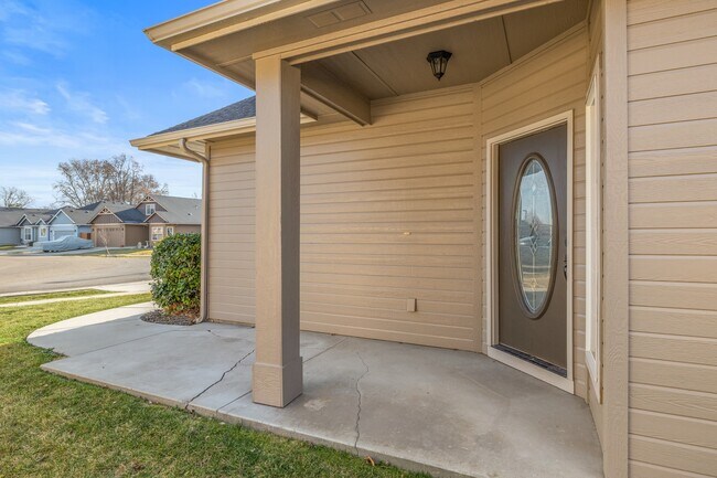 Building Photo - 911 N Scottish St