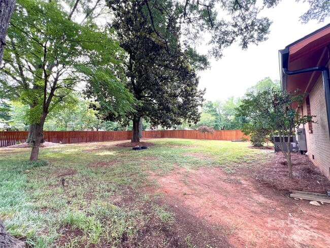 Building Photo - 5745 Riviere Dr