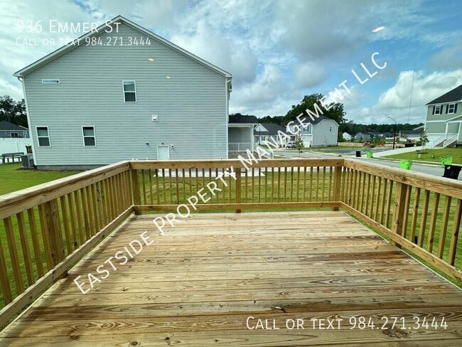 Building Photo - 936 Emmer St