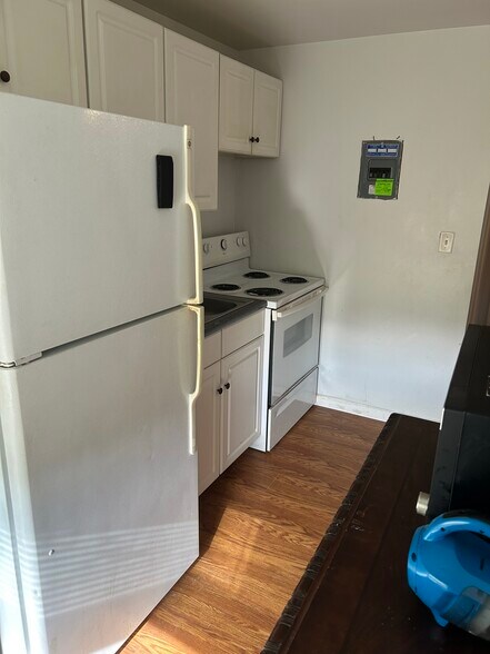 Kitchen - 26908 Plantation Rd