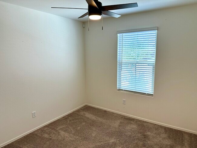 Building Photo - Fantastic 1 year NEW KB Home in Tierra La ...