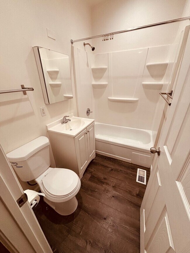 Building Photo - Charming 4 bedroom 2 bath home- West Linn, OR