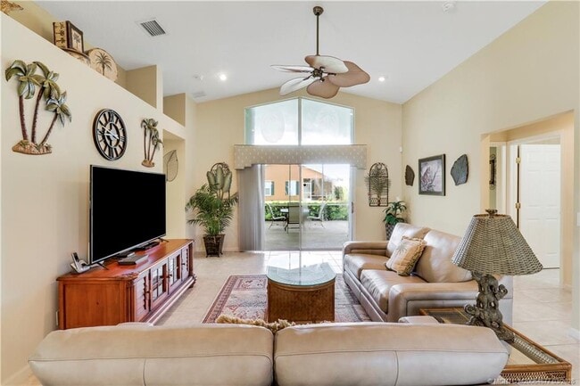 Building Photo - 2698 SW Versailles Terrace