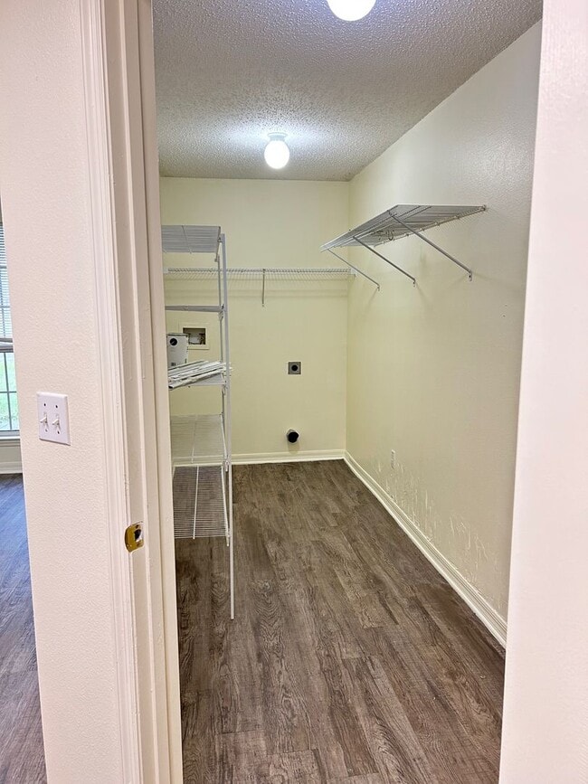 Building Photo - BEAUTIFUL BRICK 4 BEDROOM 2 BATH HOME AVAILABLE NOW CONTACT KAREN GUARDINO, REALTOR 386-747-9295