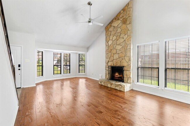 Building Photo - 3122 Lake Stream Dr