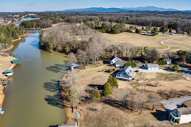 Building Photo - 131 Corn Tassel Shores