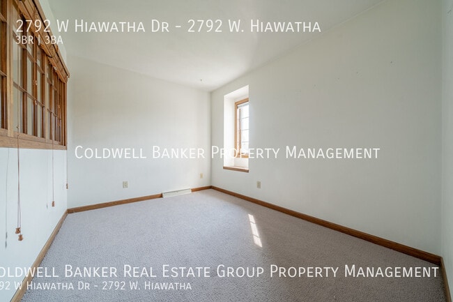 Building Photo - 2792 W Hiawatha Dr