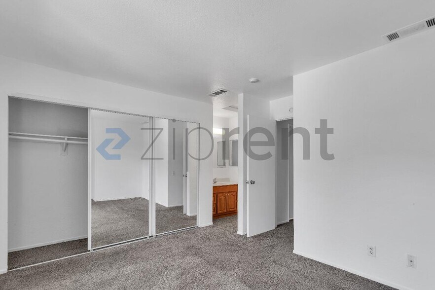 Building Photo - Unit 241