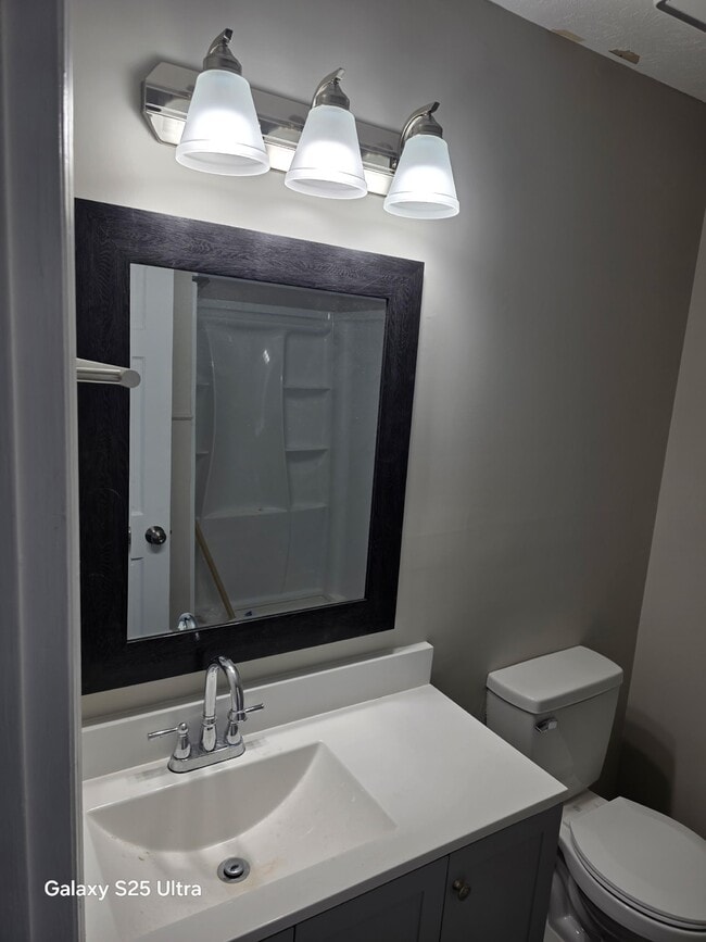 Building Photo - 900 Indian Lake Dr NW