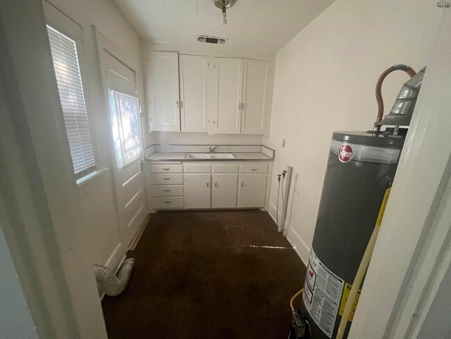 Building Photo - 2141 Ave K