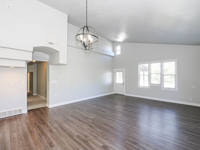 Building Photo - 408 E 775 N