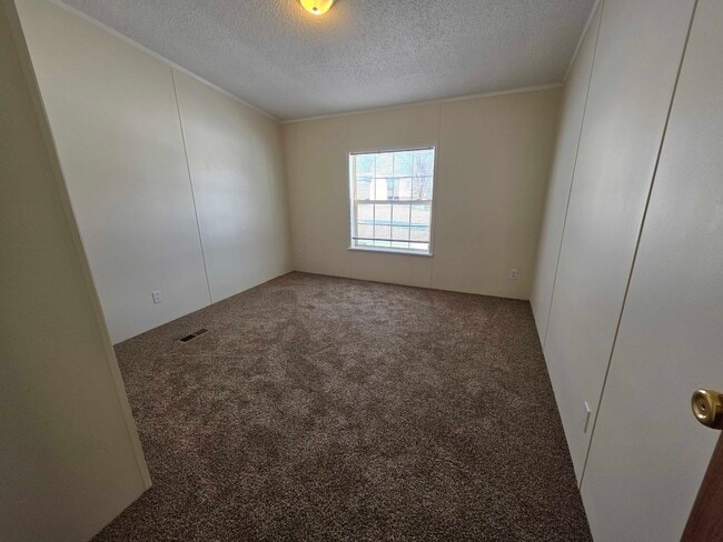 Building Photo - 4421 Beechwood St